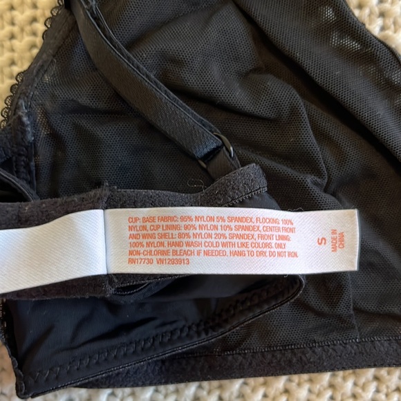 COPY - Set of two Flirty Bralettes - Picture 5 of 13